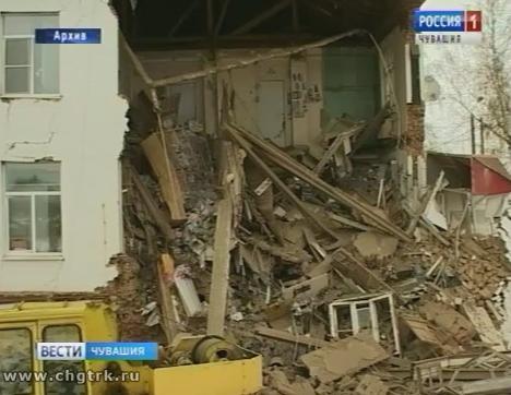 Директору строительной организации грозит срок до трёх лет за обрушение фасада здания