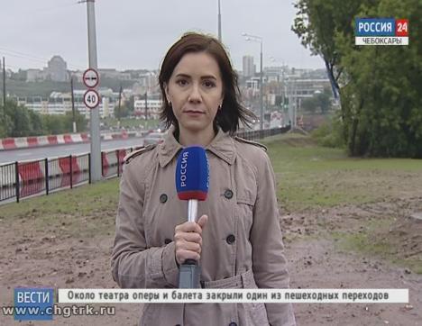 В Чебоксарах подмыло грунт при въезде на Московский мост