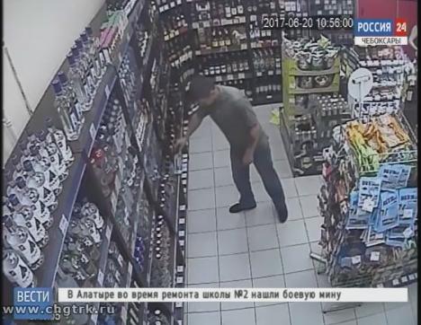 В Новочебоксарске разыскивается мужчина, укравший из магазина алкоголь
