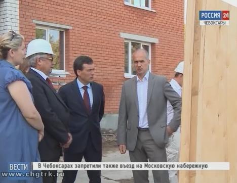 Иван Моторин  и  Алексей Ладыков побывали на стройплощадках домов для переселенцев