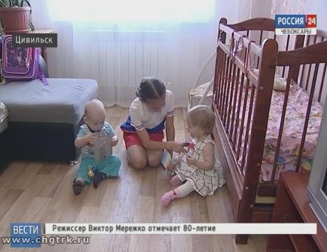 Алёна Аршинова встретилась с многодетной семьёй и побывала на строительстве новой школы в Цивильске