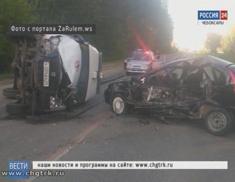 В Чувашии 6 человек пострадали в ДТП со скорой 