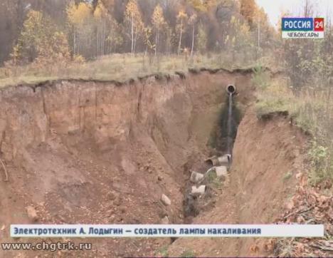 Рядом с Лакреевским лесом в Чебоксарах разрастается большой овраг