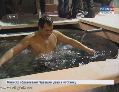 Специалисты МЧС советуют новичкам, как уберечься от нежелательных последствий экстремального купания в Крещение