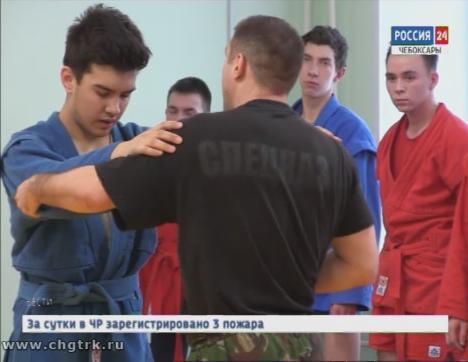 Чебоксарским кадетам дают уроки профмастерства сотрудники спецподразделения полиции «ГРОМ»