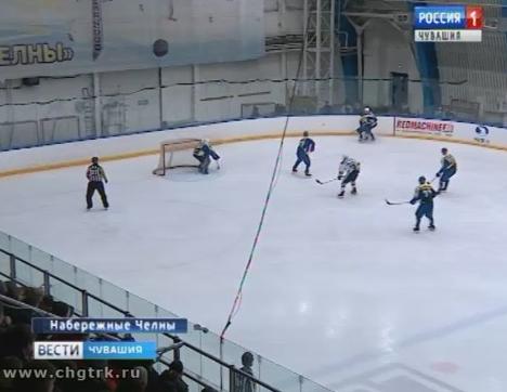 Чебоксарские хоккеисты одержали вторую победу в серии плей-офф с соперниками из Набережных Челнов 