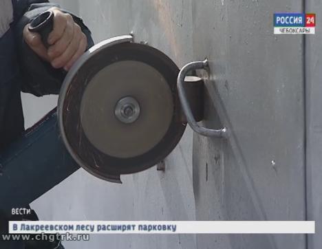 В Чебоксарах сносят незаконно установленные гаражи 