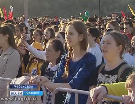 Голоса разных поколений слились в песне «День Победы»