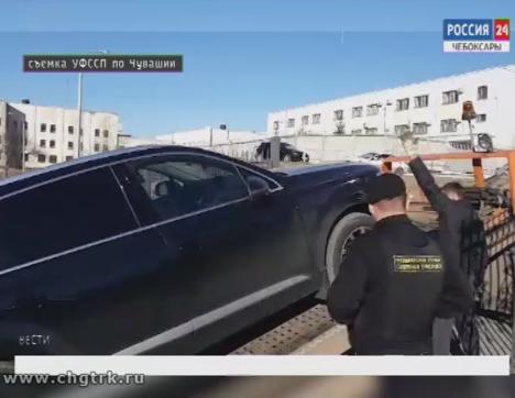 Судебные приставы арестовали за долги три иномарки, принадлежавшие одной из строительных компаний республики 