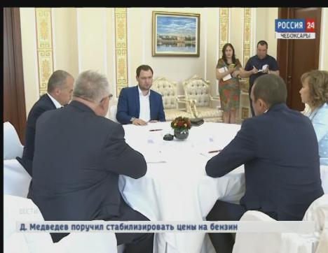 Заместитель директора Фонда новых форм развития образования встретился с главой республики и побывал в «Кванториуме»