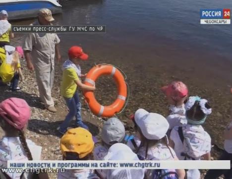 Спасатели убедительно просят взрослых не отпускать детей к водоемам без своего присмотра