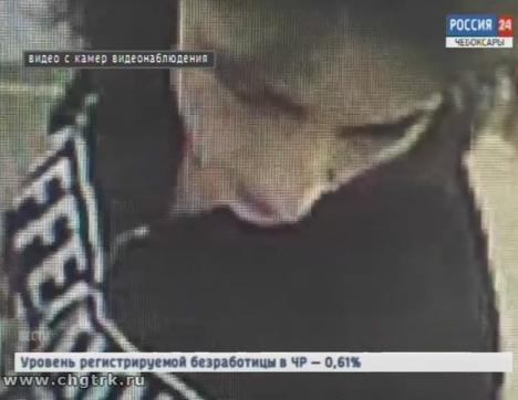 Полицейские разыскивают женщину, которую подозревают в краже фотоаппарата