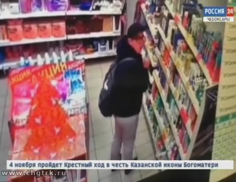 МВД по Чувашии разыскивает молодого человека, похитившего 11 флаконов шампуня
