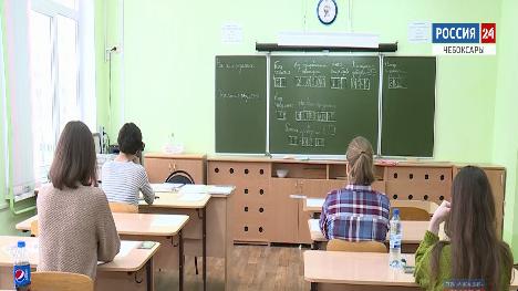 Чувашские школьники написали досрочные ЕГЭ по географии и литературе