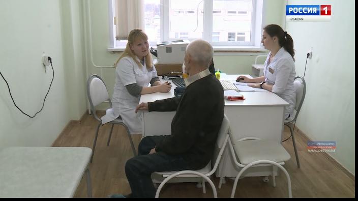 В Чувашии молодых участковых врачей поддержат компенсационной выплатой в 200 тысяч рублей