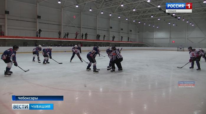 За Кубок Чувашии вместе с молодыми хоккеистами сражаются и ветераны