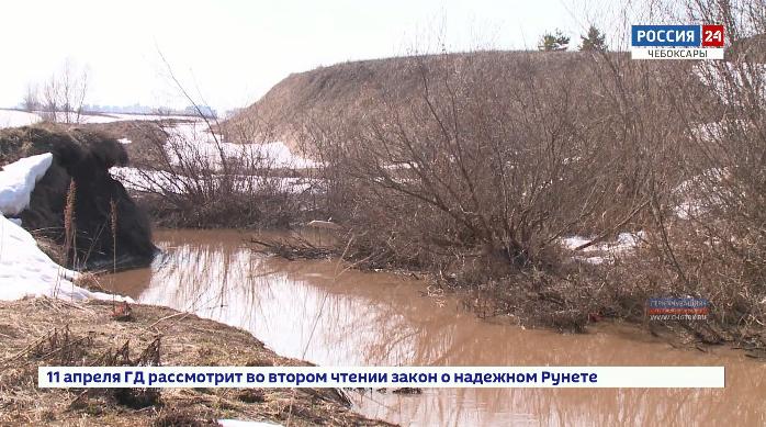 На грани экологической катастрофы: малые реки  Чебоксар загрязняются  вредными веществами от свалки снега и мусора с дорог