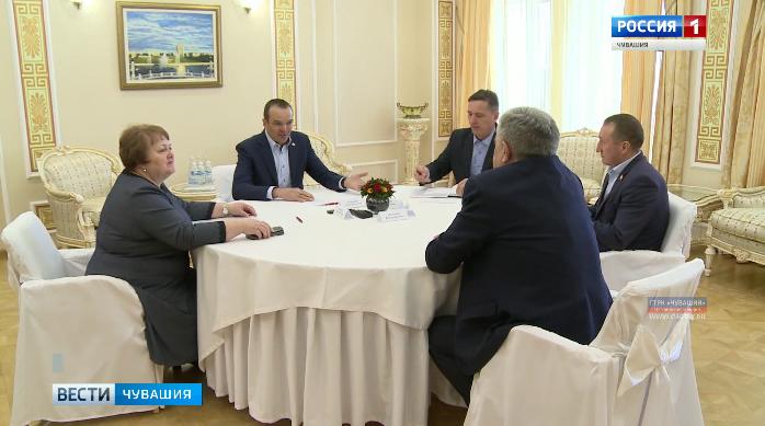 Глава республики Михаил Игнатьев провел встречу с депутатами фракции КПРФ Госдумы России и Госсовета Чувашии