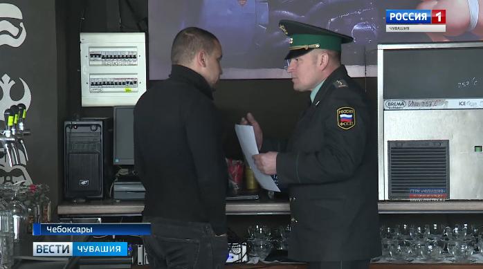 Судебные приставы приостановили работу кафе в одном из городских торговых центров