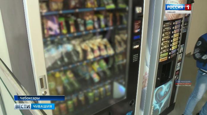 Перемена, чипсы, газировка: в школах и домах детского творчества задумались о целесообразности установки вендинговых аппаратов