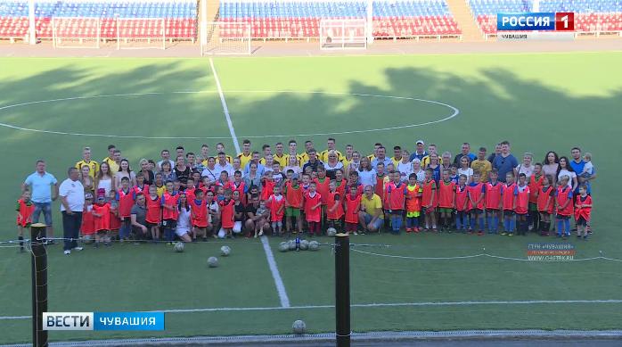 Юные мастера кожаного мяча спортивно отметили День России