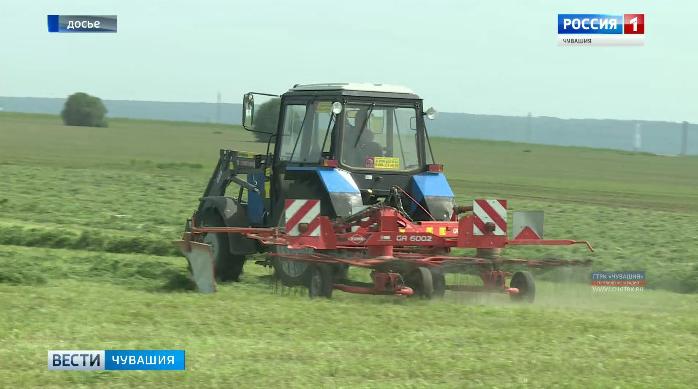 В республике продолжается заготовка кормов