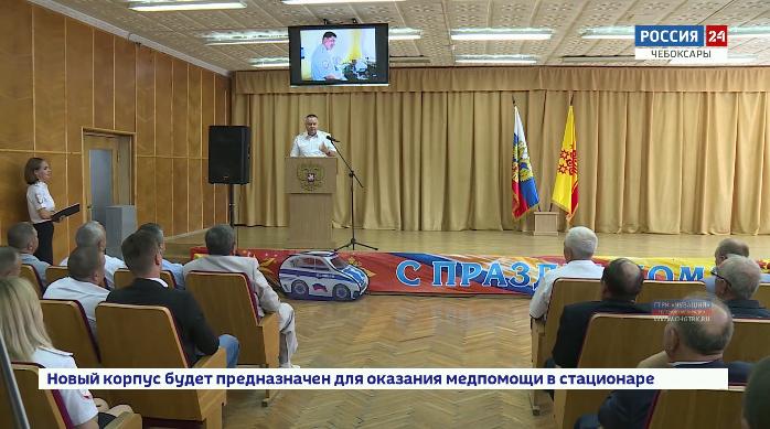 Сотрудники ГИБДД отмечают профессиональный праздник