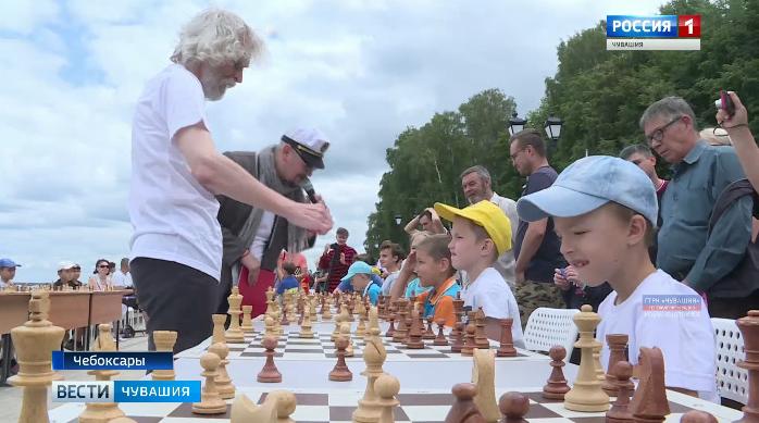 На Московской набережной Чебоксар прошёл фестиваль «Шахматы на Волге»
