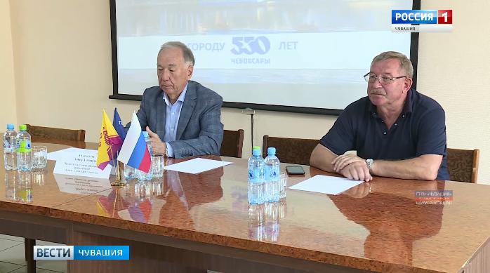 Бывший премьер-министр Чувашии Энвер Аблякимов пообщался со специалистами «Техмашхолдинга»