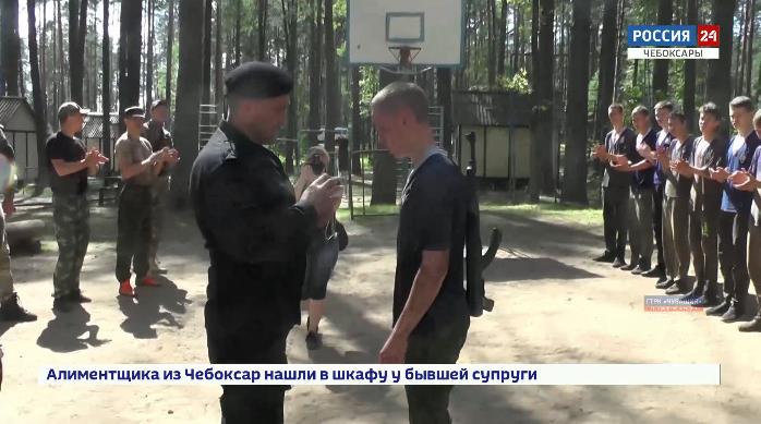 Слушатели Детской полицейской академии поборолись за жетон «Юный спецназовец»