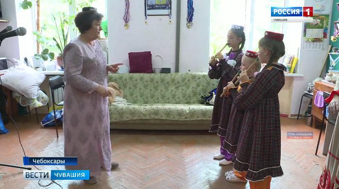 Песня объединяет: в народном ансамбле татарской песни «Ялкын» поют юные и взрослые артисты разных национальностей