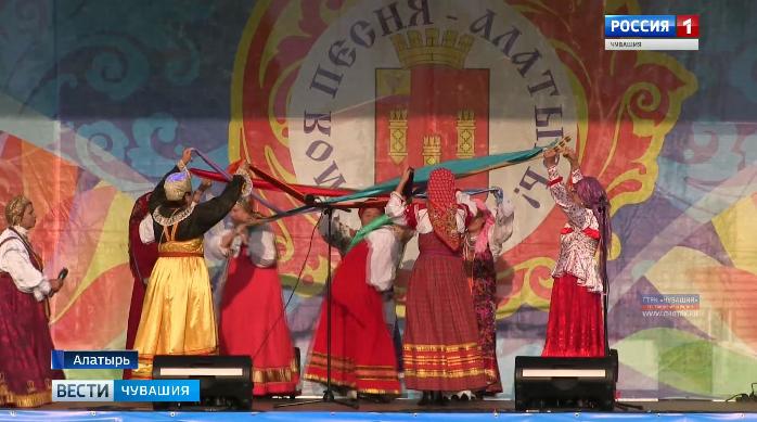 В Алатырь на  фестиваль "Звучи, российская глубинка!" съехались народные коллективы из девяти  регионов страны