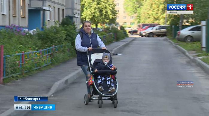 В Калининском районе Чебоксар обновили асфальт в тринадцати дворах 