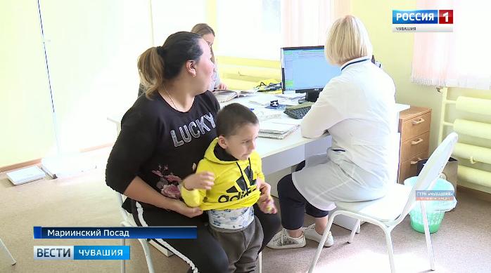 Мобильная поликлиника: врачи Республиканской детской больницы приехали проконсультировать детей из Мариинского Посада