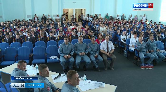 На встречу со «Стрижами» приехали кадеты со всех учебных заведений Чебоксар