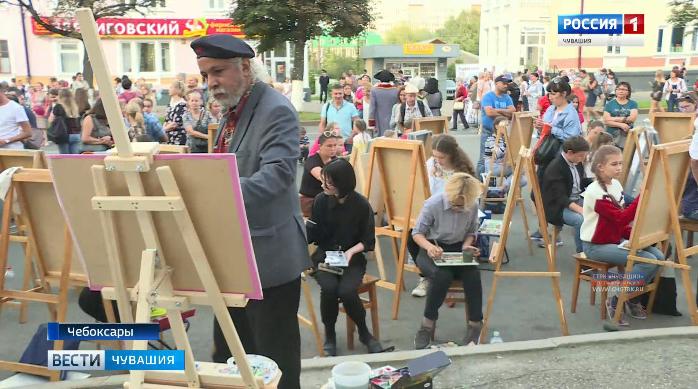 В День города для чебоксарцев и гостей столицы традиционно раскинулся творческий бульвар
