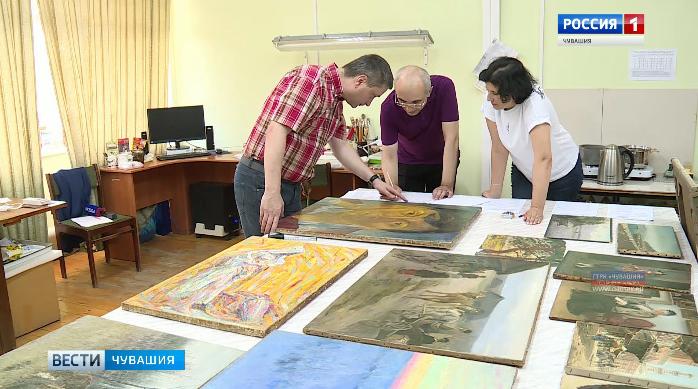 Реставраторы готовят картины из Чувашского художественного музея к экспозиции в Третьяковской галерее 