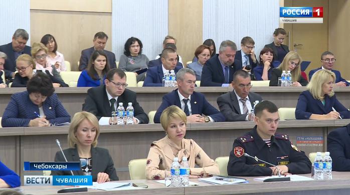 Михаил Игнатьев поручил взять на контроль процесс подключения жилых домов к теплу 