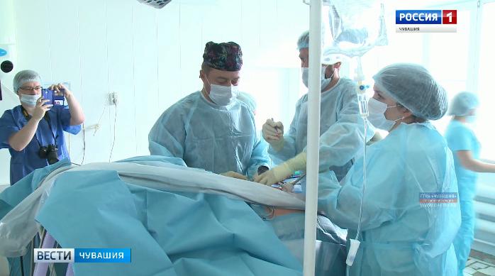 Мастер-класс от федеральных коллег: в Чебоксарах впервые провели операцию по лечению ожирения хирургическим методом