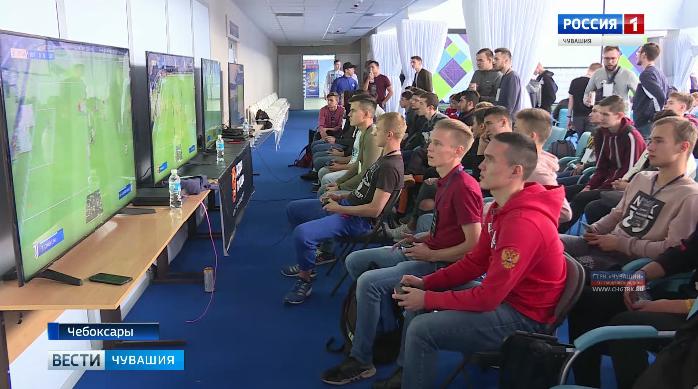 Вместо зелёного газона – виртуальное поле: в столице Чувашии прошли соревнования по киберспорту