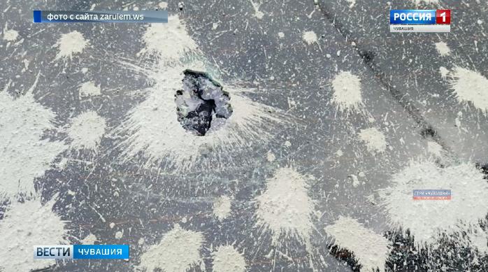 Бетонный ливень: на проезжую часть в Чебоксарах обрушился раствор со строящейся высотки