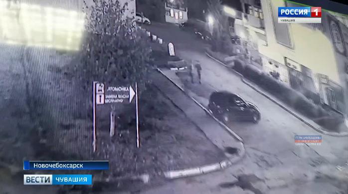 В Новочебоксарске грабитель ударил женщину с ограниченными возможностями по голове  и украл сумку