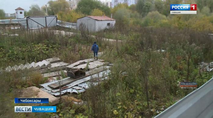 Столичные депутаты и активисты Общероссийского народного фронта посетили проблемный двор микрорайона «Байконур» 