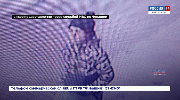 В Чебоксарах полицейские разыскивают молодого человека, забравшего из банка пакет с 300 тысячами рублей