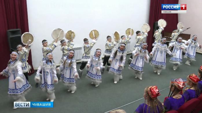 В Чебоксарах в Доме дружбы народов состоялся республиканский фестиваль-конкурс «Возьмемся за руки, друзья!»