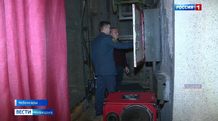 Сотрудники МЧС проверяют площадки, на которых пройдут новогодние торжества