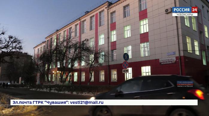 Студентка экономико-технологического колледжа напала с ножом на преподавателя