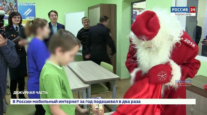 Полицейский Дед Мороз побывал в гостях у ребят в центре содержания несовершеннолетних правонарушителей