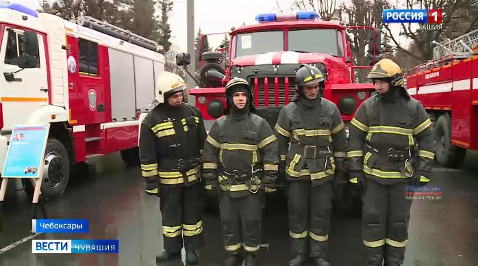 Пожарные части Чувашии получили ключи от новых спецмашин 