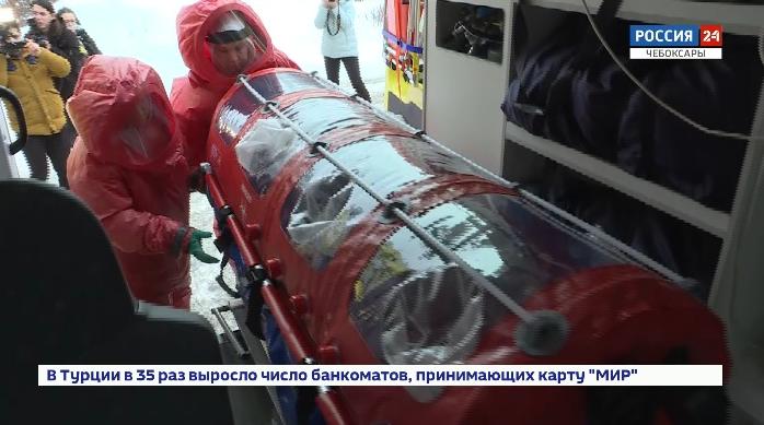 В Чувашии врачи и сотрудники медучреждений отработали навыки экстренного реагирования на вспышку коронавируса 